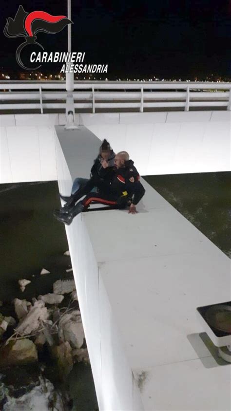 Giovane Donna Minaccia Il Suicidio Dal Meier Salvata Da Un Carabiniere