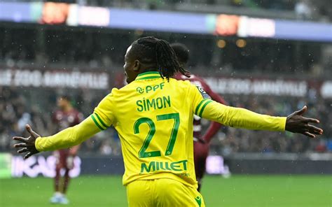 Eagles Tracker Simon Score Seasons First Goal With Nantes The