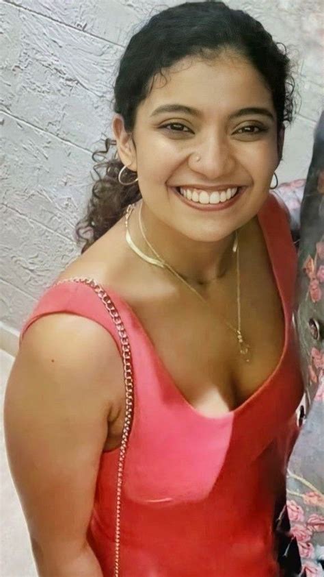 Hot Sexy Deepti Naval Bikini Pics