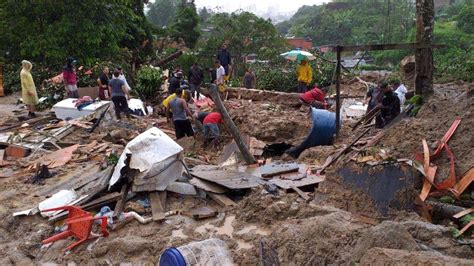 Chuva no litoral de São Paulo mata 13 e deixa 46 desaparecidos