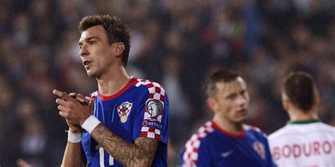 Mario Mandzukic Croatia NT | Mario mandžukić, Mario, Baseball cards