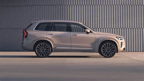 volvo xc sharpens  case  brands flagship hybrid suv