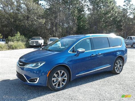 Ocean Blue Metallic 2019 Chrysler Pacifica Limited Exterior Photo