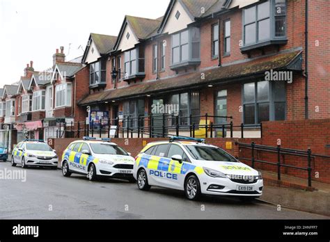 SUSSEX POLICE WORTHING POLICE STATION AND POLICE CARS Stock Photo - Alamy