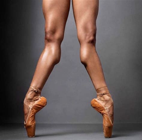 Misty Copeland En Pointe I Love The Strength And Beauty Of Her Legs And Feet Ballet Pointe