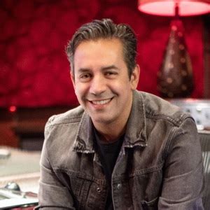 Naked Feat Enrique Iglesias Dev Song Lyrics Music Videos Concerts