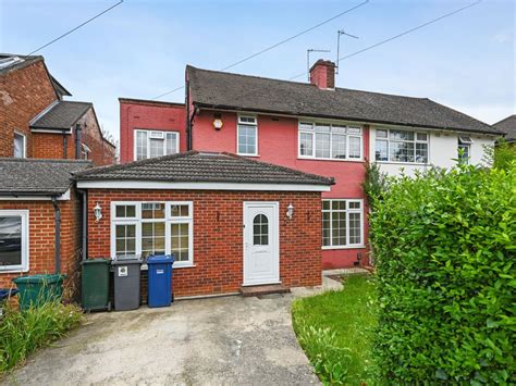 4 Bed Semi Detached House For Sale In Francklyn Gardens Edgware Ha8 £