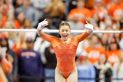 Homegrown Hero Olympic Gold Medalist Suni Lee Lights Up Mall Of America