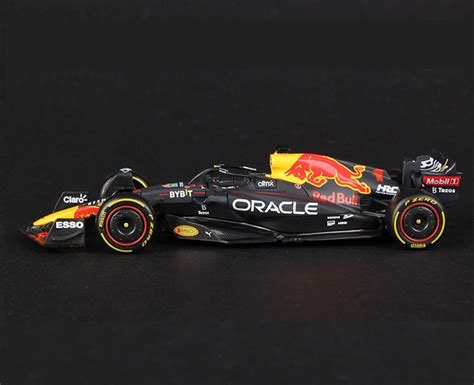 Carro A Escala Bburago Rb18 Color Negro F1 Redbull Sergio Checo Pérez