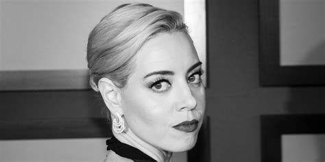 Aubrey Plaza Debuts New Blonde Hair