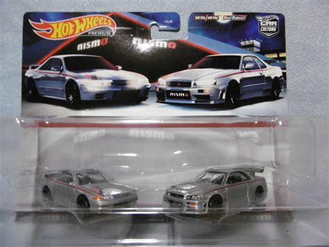 【未使用】未開封未使用品 ホットウィールト プレミアム Nissan Skyline Gt R（bnr32）＆ Nissan Skyline