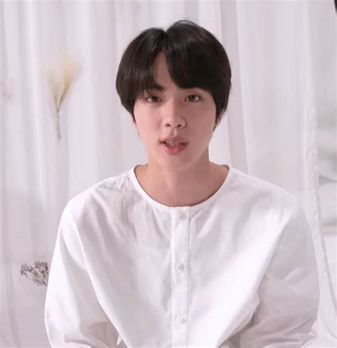 Bts Community Posts To Jin 진오빠 생일 축하합니다 오빠 노랫소리를 너무 좋아해요 당신이 할아버지 돼도