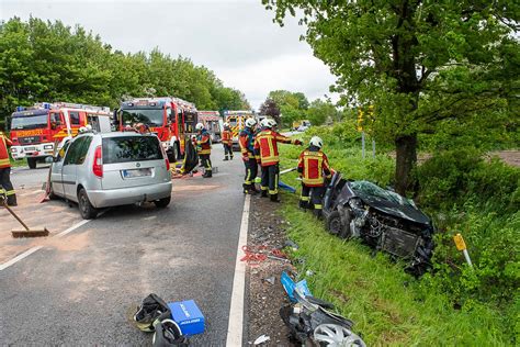 Zwei Menschen Bei Frontal Unfall Zwischen Kropp Und Erfde Verletzt