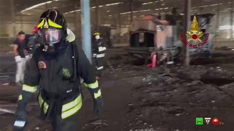 Vigili Del Fuoco Corciano PG Loc Ellera Incendio Macchinario