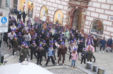 One Billion Rising Tanz Demo In Coburg