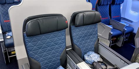 Delta Premium Select Seats But Comfort Service During Lax To Jfk Flight Review Eye Of The Flyer