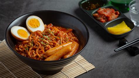 26 Korean Dishes Everyone Needs To Try Once