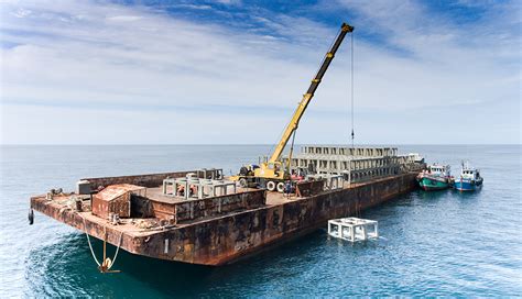 BARGE & FLOATING EQUIPMENT SAFETY – Marine Construction® Magazine