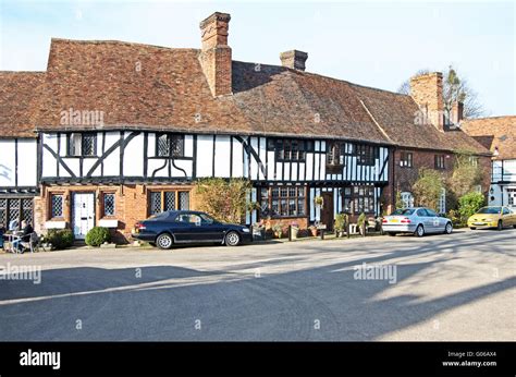 Chilham square chilham kent england hi-res stock photography and images ...