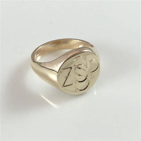 4 Initials Engraved 13mm Round - 18 Carat Yellow Gold Signet Ring – Signet Circle