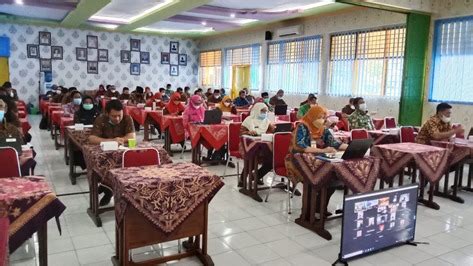 Diklat Pengembangan Keprofesionalan Berkelanjutan PKB Guru SMKN 4