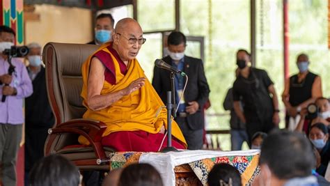 besuch der grossen buddha statue  stok der  dalai