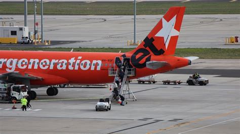 Minutes Of Plane Spotting At Melbourne Tullamarine Airport Mel Ymml