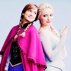 Elsa And Anna On Once Upon A Time Elsa The Snow Queen Photo