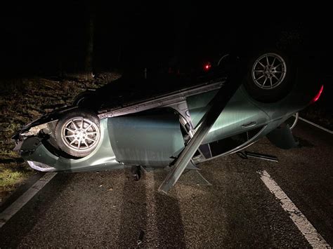 Schnottwil SO Wild Ausgewichen Und Bei Unfall In Baum Geknallt