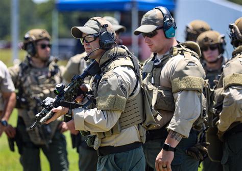 Usmc Srt And Swat Us Marines With The Special Response T Flickr