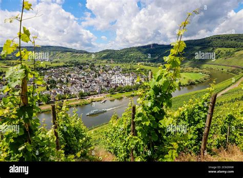 Rheinland Pfalz Luftbild Dorf Fotos Und Bildmaterial In Hoher