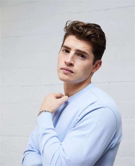 de Lacey Leigh 95 em Gregg Sulkin | Atores, Amor