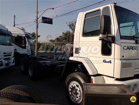 Caminhao Ford CARGO 2628 Chassis usado à venda