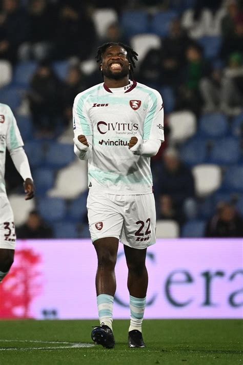 Sassuolo Salernitana 2 2 Neroverdi Fermati In Casa