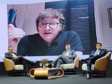 Javier Milei deslizó la posibilidad de una reelección y se cruzó fuerte