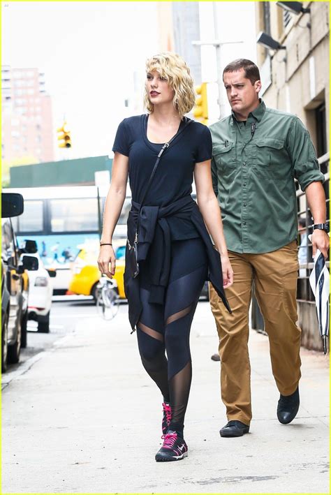 Taylor Swift Steps Out After Tom Hiddleston Breakup : Photo 3751587 ...