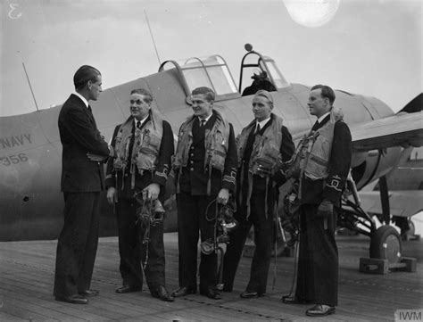 Asisbiz Aircrew Fleet Air Arm Martlet Pilots Aboard Hms Pursuer Who Sd