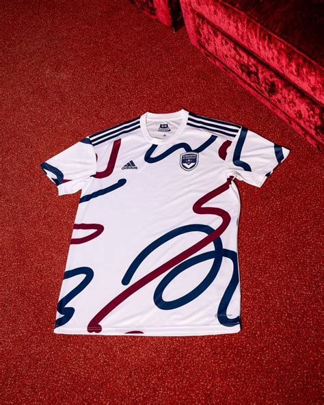 Girondins De Bordeaux Les Nouveaux Maillots De Football Maillots