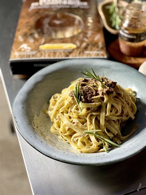 Fettuccine al tartufo nero estivo di Chef Max Mariola