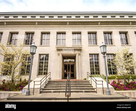 The Bancroft Library building on the UC Berkeley university campus ...