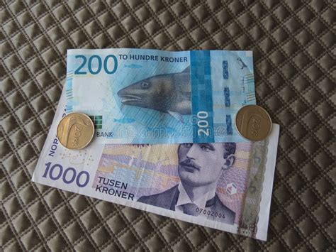 Norwegian Krone Notes and Coins, Norway Stock Image - Image of banknote, spend: 100084309