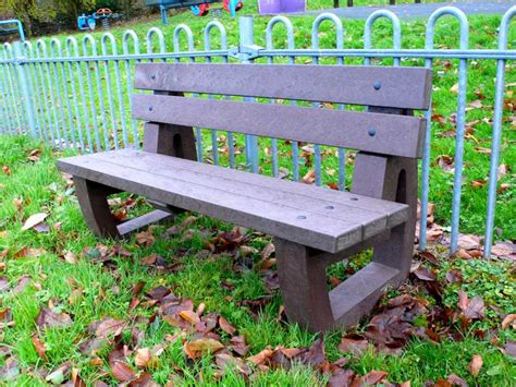 Bradley Garden / Park Bench - Recycled Plastic Education