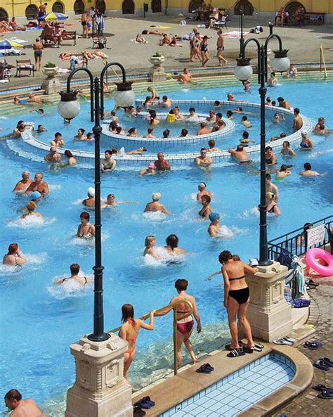 Szechenyi Thermal Bath Whirlpool – Baths Budapest