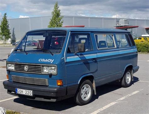 Volkswagen T Caravelle Coach