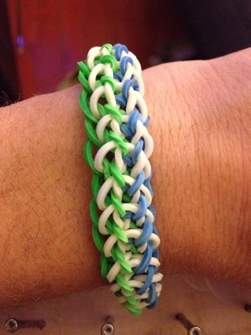 Happy Crafty Kids: Fancy Rubber Band Bracelets with a DIY Loom