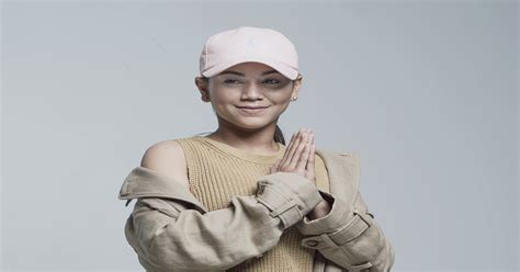 Kaka Azraff Umum Jantina Anak Sulung Its A Hot FM