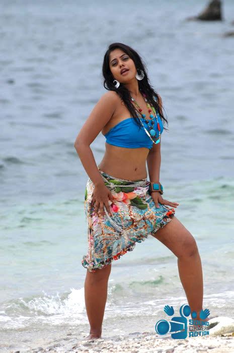 Life Is Beautiful Bindhu Madhavi Hot Navel Expose Stills