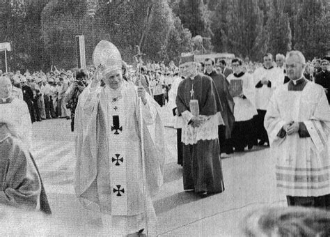 Ks Nycz o tym jak reagować na krytykę Jana Pawła II Kluczowe jest