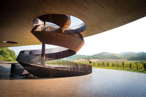 La Cantina Vinicola Pi Bella Del Mondo In Toscana Sky Arte