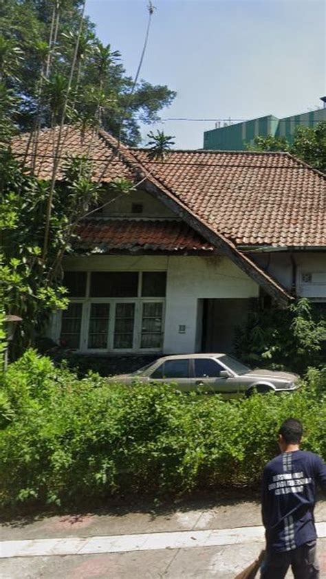 Bikin Merinding Potret Penampakan Rumah Tua Milik Dokter Di Bandung